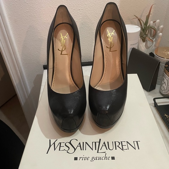 Yves Saint Laurent platform - Picture 1 of 4